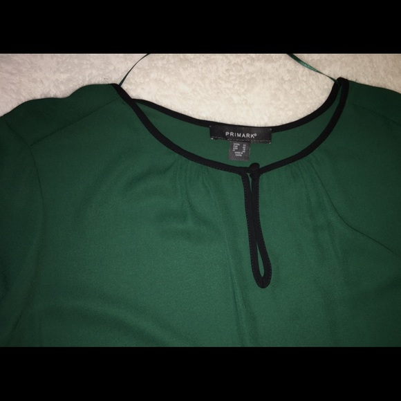 Ruffled sleeve crepe blouse 🍀 - Picture 5 of 8